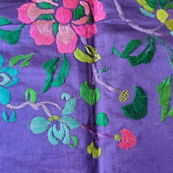 Vtg Purple Floral Embroidered Small Tablecloth Square Satin Decorative Accent - Picture 5 of 16